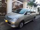 Cần bán gấp Toyota Innova năm sản xuất 2010, màu vàng còn mới, 407 triệu