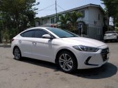 Cần bán Hyundai Elantra 2.0L đời 2016, màu trắng