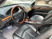 Cần bán Mercedes E240 sản xuất năm 2005, màu đen  