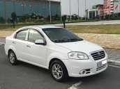 Cần bán gấp Daewoo Gentra năm sản xuất 2011, màu trắng, nhập khẩu 