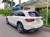 Bán xe Mercedes GLC 300 năm 2017, màu trắng