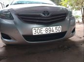 Cần bán lại xe Toyota Vios năm 2010, màu bạc