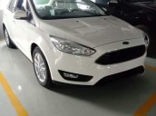 Bán ô tô Ford Focus đời 2018, màu trắng