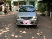 Bán Toyota Innova 2.0V 2011, màu bạc, nhập khẩu nguyên chiếc 