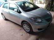 Cần bán lại xe Toyota Vios năm 2010, màu bạc