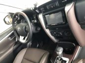 Bán Toyota Fortuner 2.4G 2019, màu bạc, nhập khẩu  