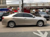 Camry 2.0E sản xuất 2014, màu vàng cát, biển Hà Nội