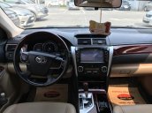 Camry 2.0E sản xuất 2014, màu vàng cát, biển Hà Nội