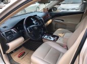 Camry 2.0E sản xuất 2014, màu vàng cát, biển Hà Nội