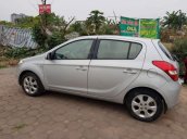 Cần bán Hyundai i20 sản xuất 2011, màu bạc, nhập khẩu nguyên chiếc