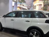 Cần bán nhanh chiếc Peugeot 5008 AT đời 2018, xe chính hãng, giá tốt