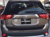 Bán xe 7 chỗ Mitsubishi Outlander xe sẵn giao ngay