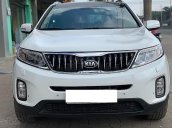 Bán Kia Sorento sản xuất 2018, màu trắng, số tự động, 935tr