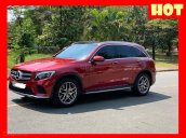 Bán xe Mercedes GLC300 đỏ 2017 cũ chính hãng, trả trước 800 triệu nhận xe ngay