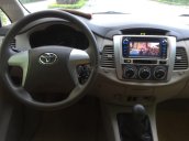 Chính chủ nhà tôi cần bán chiếc Toyota Innova 2.0E 2015 số sàn, màu bạc, chính chủ nhà tôi đang sử dụng, LH 0984386598