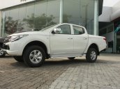 Bán Mitsubishi Triton 4x2 AT số tự động, sản xuất 2018, màu trắng, hỗ trợ vay 70% giá trị xe, liên hệ 0911.821.514