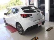 Cần bán gấp Mazda 2 1.5 AT năm 2017, màu trắng số tự động, 499 triệu