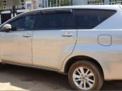 Cần bán lại xe Toyota Innova 2.0E đời 2016, màu trắng, 670tr