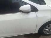 Bán Toyota Corolla Altis đời 2018, màu trắng số sàn, giá 695tr