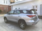 Bán Toyota Fortuner đời 2017, màu bạc, 990 triệu