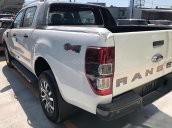 Bán Ford Ranger Wildtrak màu trắng, giao ngay, khuyến mãi lớn