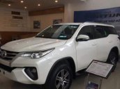 Bán xe Toyota Fortuner đời 2019, màu trắng, nhập khẩu