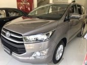 Bán xe Toyota Innova đời 2019, màu xám