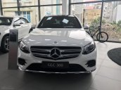 Bán Mercedes-Benz GLC300 AMG full màu, hỗ trợ ngân hàng 90%, chỉ cần có 600tr là có thể lấy xe ngay. LH 0965075999