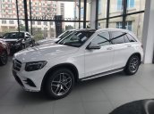 Bán Mercedes-Benz GLC300 AMG full màu, hỗ trợ ngân hàng 90%, chỉ cần có 600tr là có thể lấy xe ngay. LH 0965075999