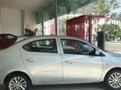 Cần bán mitsubishi Attrage màu bạc, số sàn 375tr. Hỗ trợ trả góp 80% hồ sơ nhanh chóng