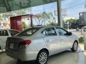 Cần bán mitsubishi Attrage màu bạc, số sàn 375tr. Hỗ trợ trả góp 80% hồ sơ nhanh chóng