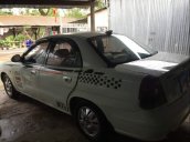 Cần bán Daewoo Nubira sản xuất năm 2001, màu trắng, nhập khẩu