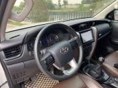 Cần bán Toyota Fortuner đời 2018, màu trắng