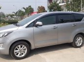 Bán xe Innova sản xuất 2016, phom 2017, số sàn, màu bạc, xe gia đình