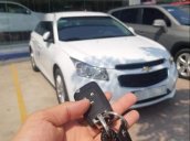 Bán Chevrolet Cruze LT 2016, màu trắng