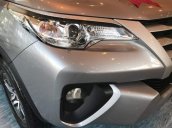 Bán Toyota Fortuner sản xuất năm 2019, màu bạc, 7 chỗ ngồi