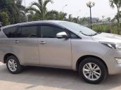 Bán xe Innova sản xuất 2016, phom 2017, số sàn, màu bạc, xe gia đình