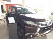 Mitsubishi Pajero Sport máy dầu số sàn, xe 7 chỗ  