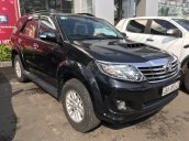 Bán ô tô Toyota Fortuner năm 2013, màu đen, số sàn