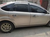 Cần bán Ford Focus AT đời 2010, màu bạc ít sử dụng