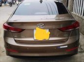 Gia đình bán Hyundai Elantra sản xuất 2018, màu nâu