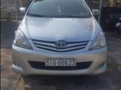 Cần bán gấp Toyota Innova MT 2010, màu bạc, tình trạng còn tốt