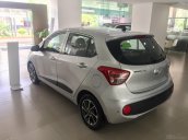 Hyundai Grand I10 1.2 MT Base màu bạc, xe giao ngay, hỗ trợ đăng ký Grab, hỗ trợ vay trả góp. LH: 0903175312