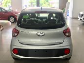 Hyundai Grand I10 1.2 MT Base màu bạc, xe giao ngay, hỗ trợ đăng ký Grab, hỗ trợ vay trả góp. LH: 0903175312