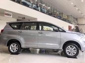 Bán xe Toyota Innova 2.0E đời 2019, màu bạc 