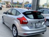 Bán Ford Focus sản xuất năm 2014, màu bạc, 528tr