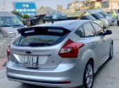 Bán Ford Focus sản xuất năm 2014, màu bạc, 528tr