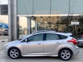 Bán Ford Focus sản xuất năm 2014, màu bạc, 528tr