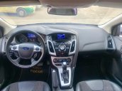 Bán Ford Focus sản xuất năm 2014, màu bạc, 528tr