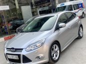 Bán Ford Focus sản xuất năm 2014, màu bạc, 528tr